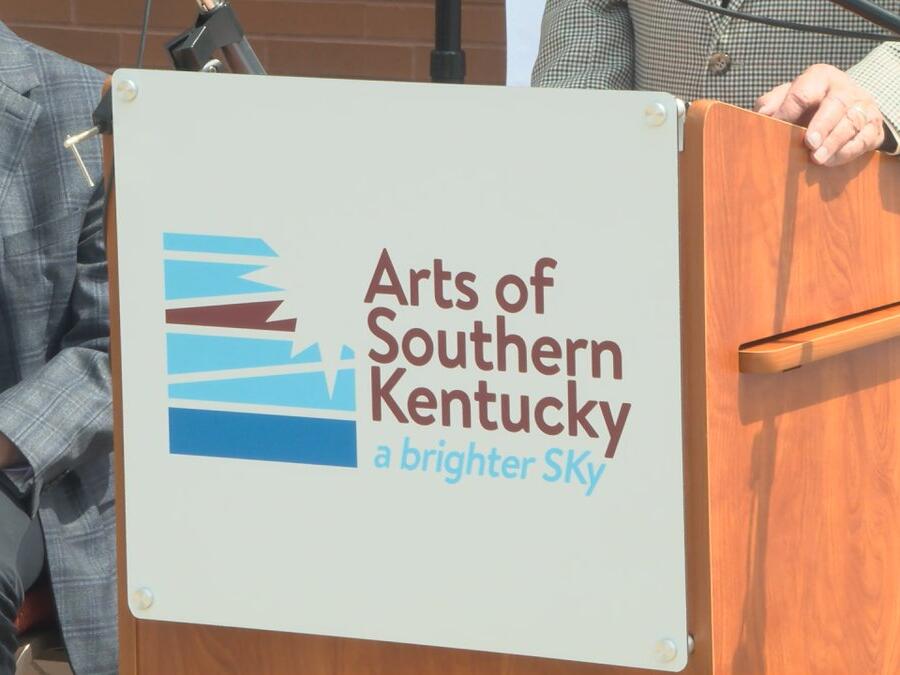 arts-of-southern-kentucky-commissions-statue-outside-skypac-unveils