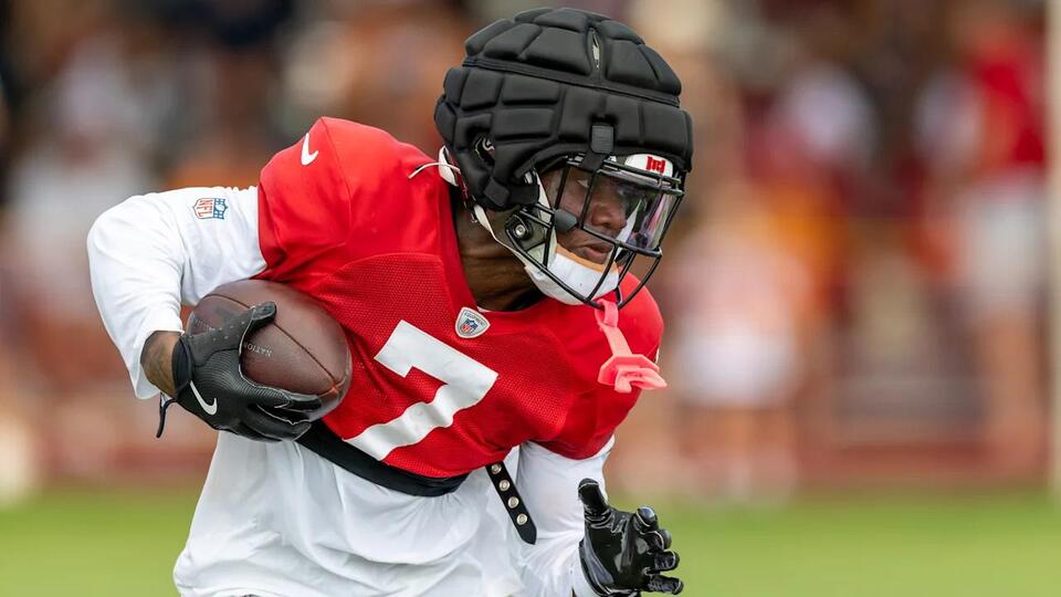 Bucs Training Camp: Pads on, Intensity Up