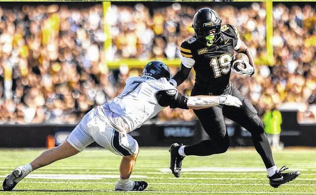 Jamel Howse Jr. makes immediate impact in college debut