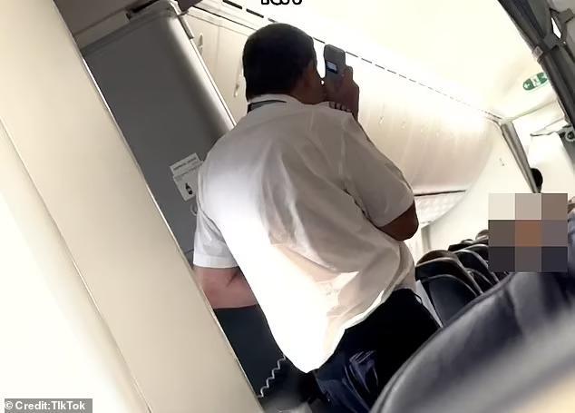 Hilarious moment Tui pilot channels his 'inner headteacher' as he tells ...