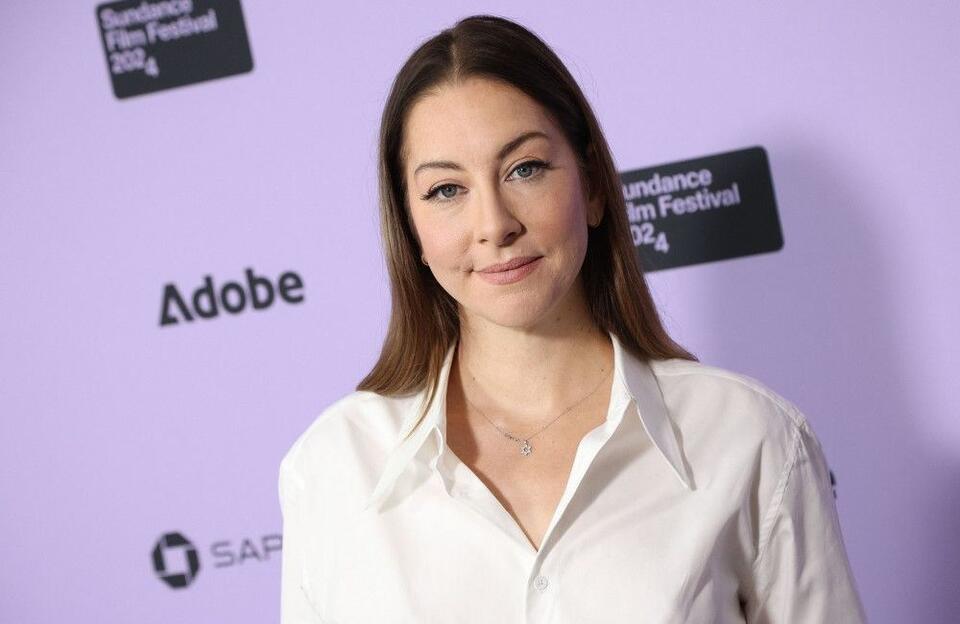 Inside Este Haim's Secret Wedding: Paris Fittings and Her Candid Advice for Taylor Swift