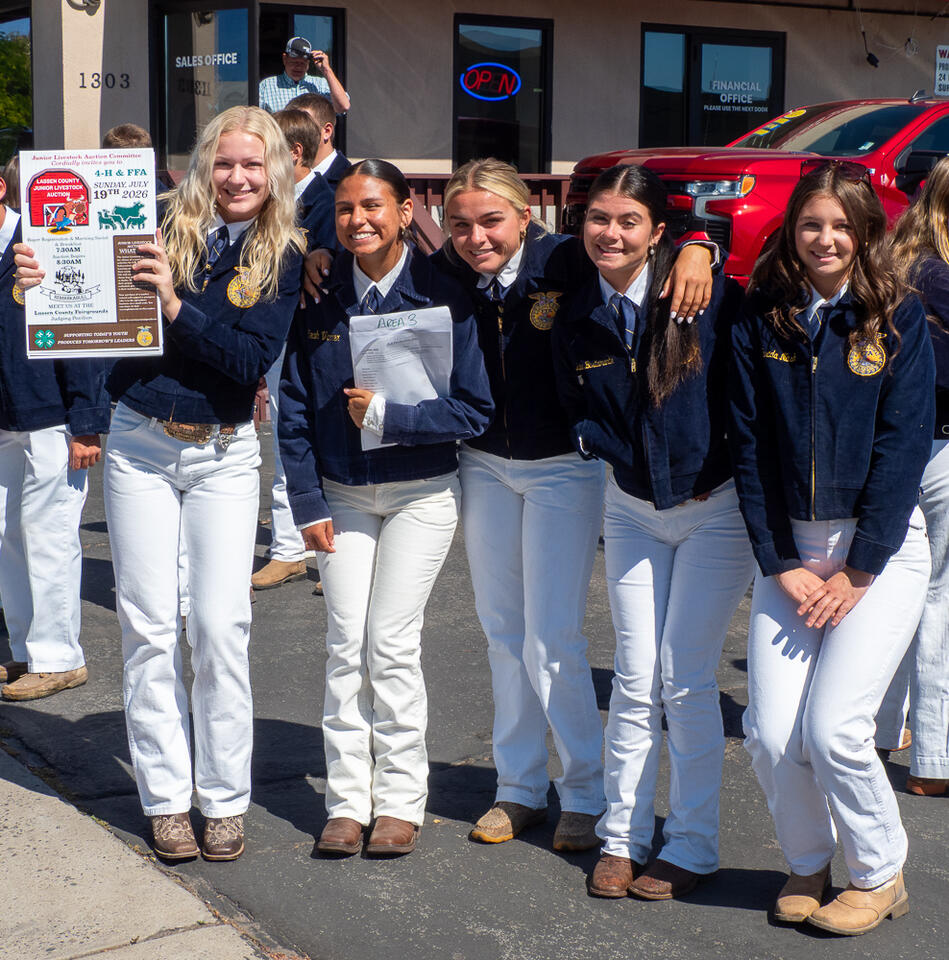 Photofeature: 4H and FFA Members Spread the Word About Upcoming Fair Fun!