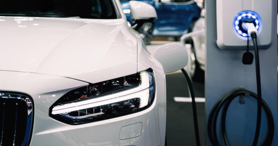 Scientists: Building EVs less pollutive than driving gas-powered cars