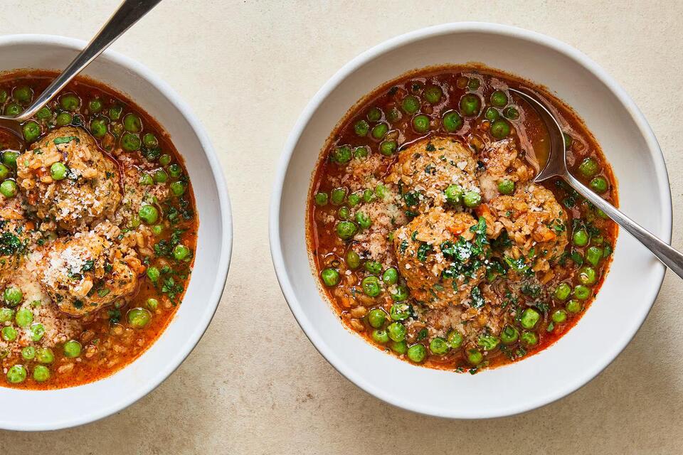 Farro stew with chicken meatballs and peas - NewsBreak