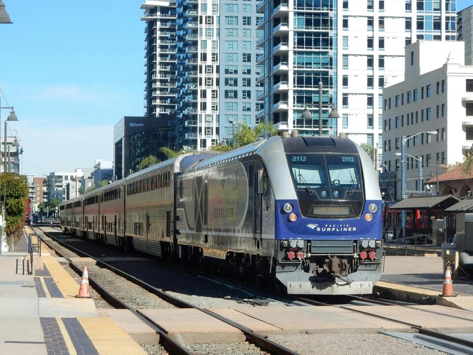Major track projects will derail Metrolink, Amtrak service across Southern California this month