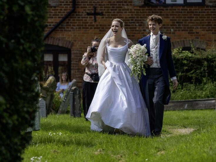 Wedding Pic! ‘Pistols’ Co-Stars Thomas Brodie-Sangster & Talulah Riley ...