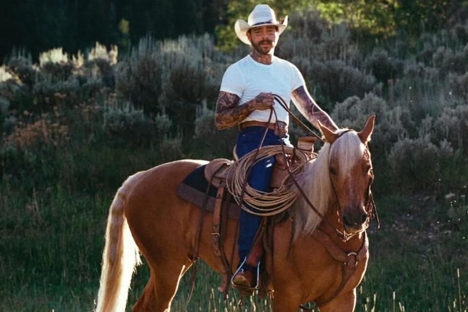 Post Malone Admits It Was A “Terrifying” Experience To Strip Down To(01)