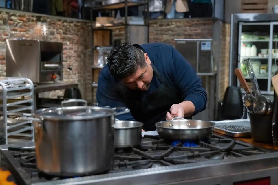 Woodlands Area Chef Aims To Take On Bobby Flay in Hit TV Show — Thomas Bille, a Trusty Knife and a Kitchen Dream