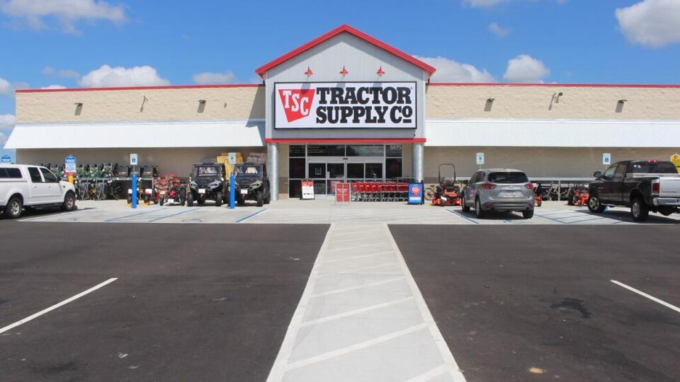 DR Power Pilot and Premier trimmer mowers sold for $380 to $550 at Ace ...