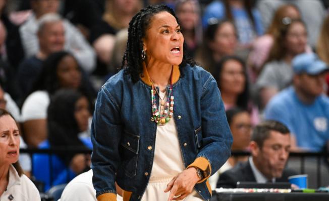 Dawn Staley and Geno Auriemma will renew their rivalry in late November as part of USC’s non-conference schedule
