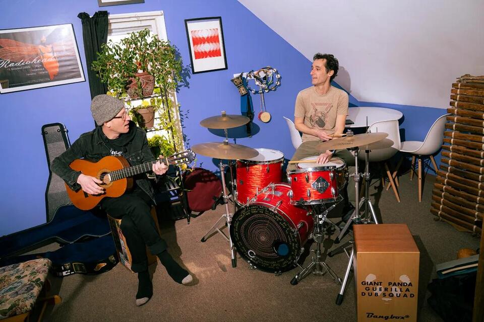 Two musical family duos reflect on the creative ties that bind - NewsBreak
