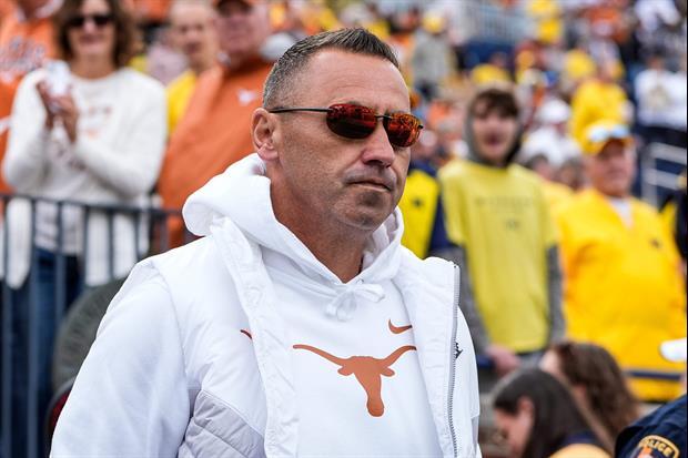 Check out Steve Sarkisian’s Wife’s Special Rivalry Game Outfit - NewsBreak
