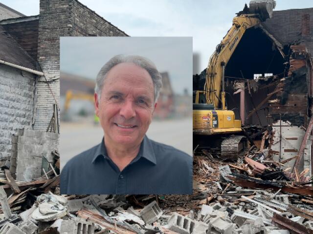 Milwaukee tears down neglected nuisance building near Riverwest youth center