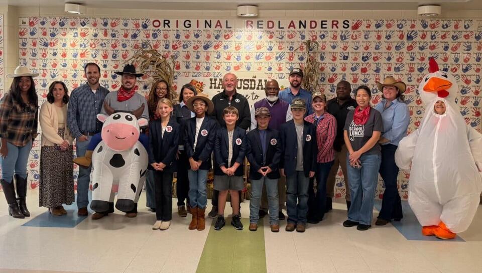 Elmore County Schools bring Alabama farms to the cafeteria - NewsBreak