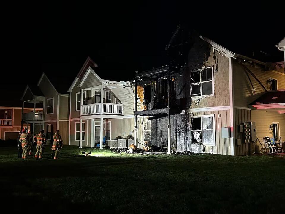 Firefighters respond to blaze at Warren County apartment complex ...