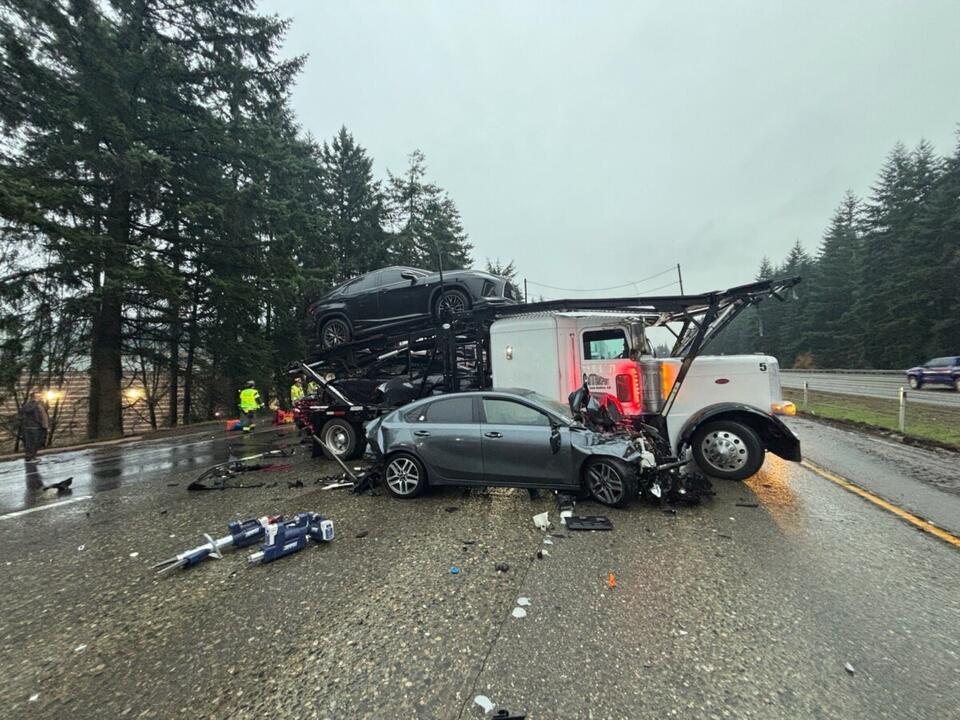 Washington authorities accused of refusing ICE detainer for truck ...