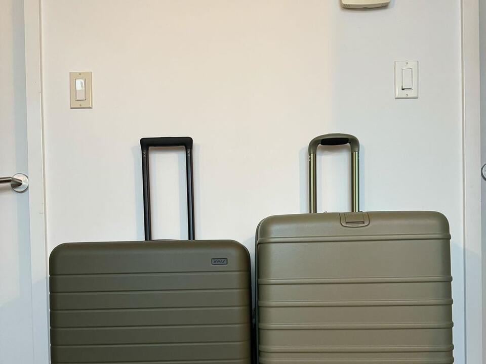 Béis vs. Away Which Luggage Brand Is Right for You?