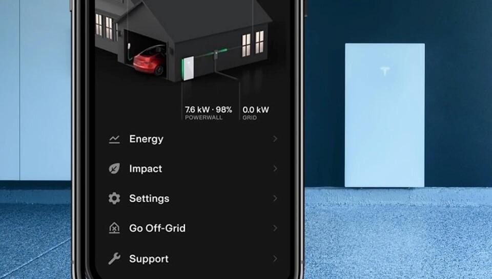 Remote Tesla Powerwall update knocks 1 of 2 batteries offline, leaves ...