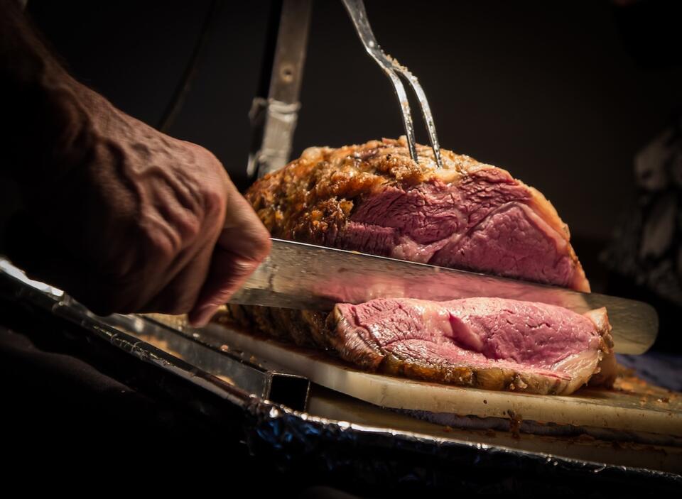 7 Chain Restaurants Where the Prime Rib Tastes Like Luxury - NewsBreak