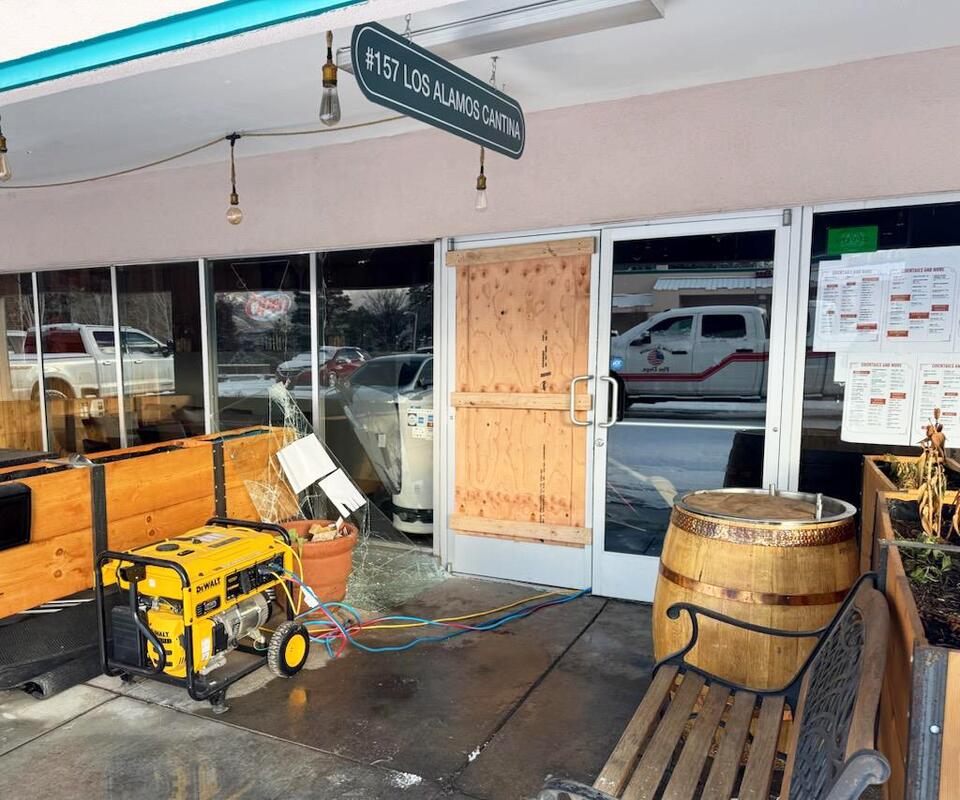 LAFD Extinguishes Fire At Los Alamos Cantina/Pyramid Cafe - NewsBreak