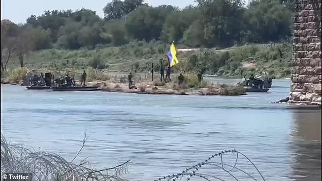 Venezuelan flag planted on Texas island by brazen migrants is taken ...
