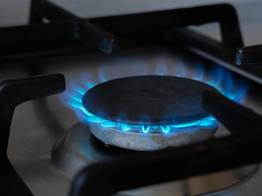 California Legislators Vote To Slap a Giant Warning Label on All Gas Stoves