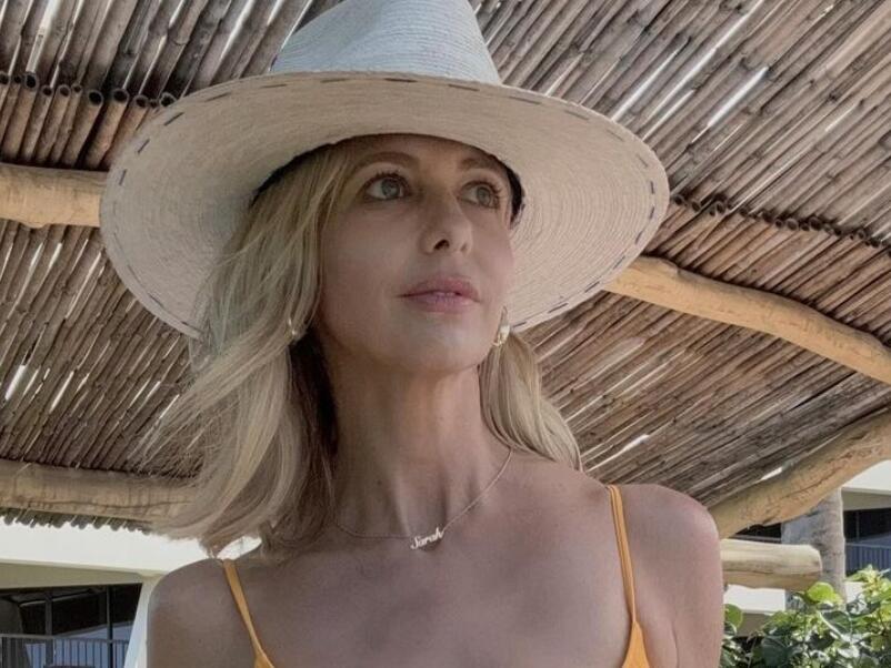 Sarah Michelle Gellar, 46, Shows Off in New Swimsuit Instagram Photos