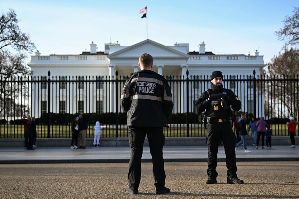 Workplace violence warning signs ignored: Ex-Secret Service agents ...