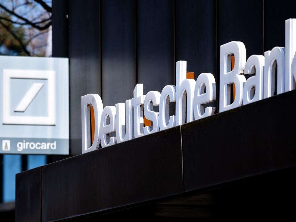 Germany's Deutsche Bank sees strong Q3 results, affirms 2024 guidance