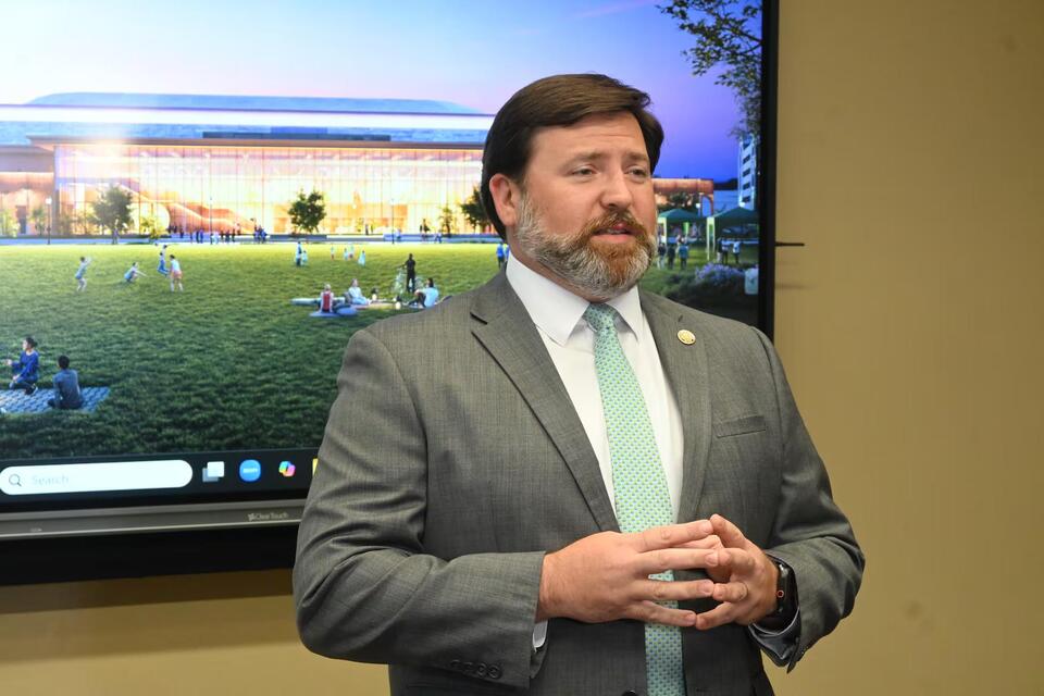 Mobile city, school leaders in discussions on plan to add police to campuses