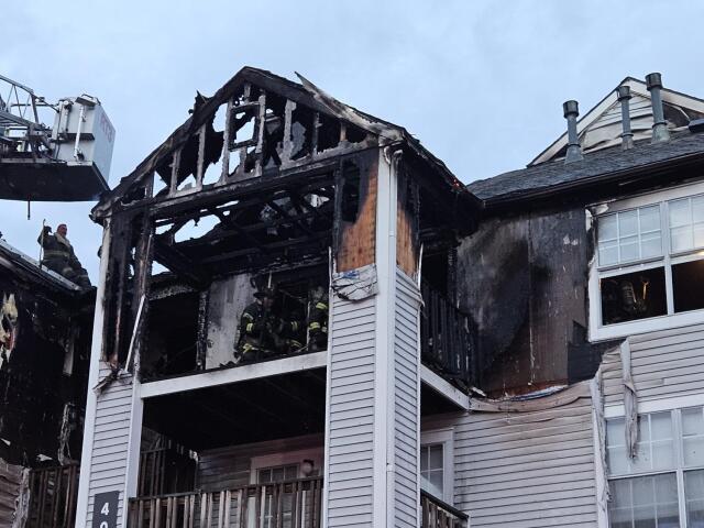 Fire crews battle blaze at Northland apartment complex Thursday night