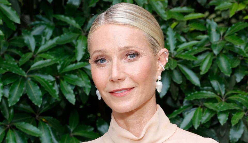 Apple Martin Looks Just Like Mom Gwyneth Paltrow While Rocking String Bikini - NewsBreak