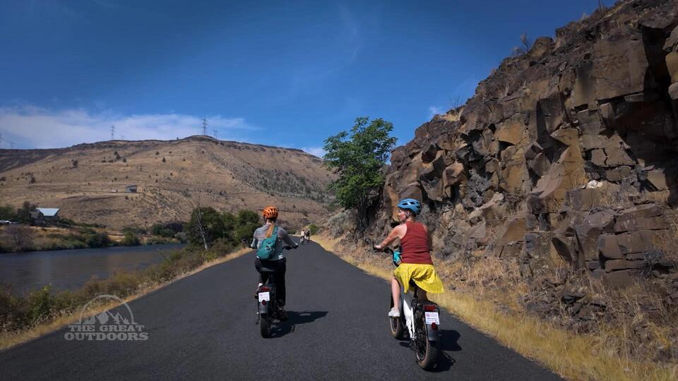 New Maupin outfitter rents e-bikes along Deschutes River