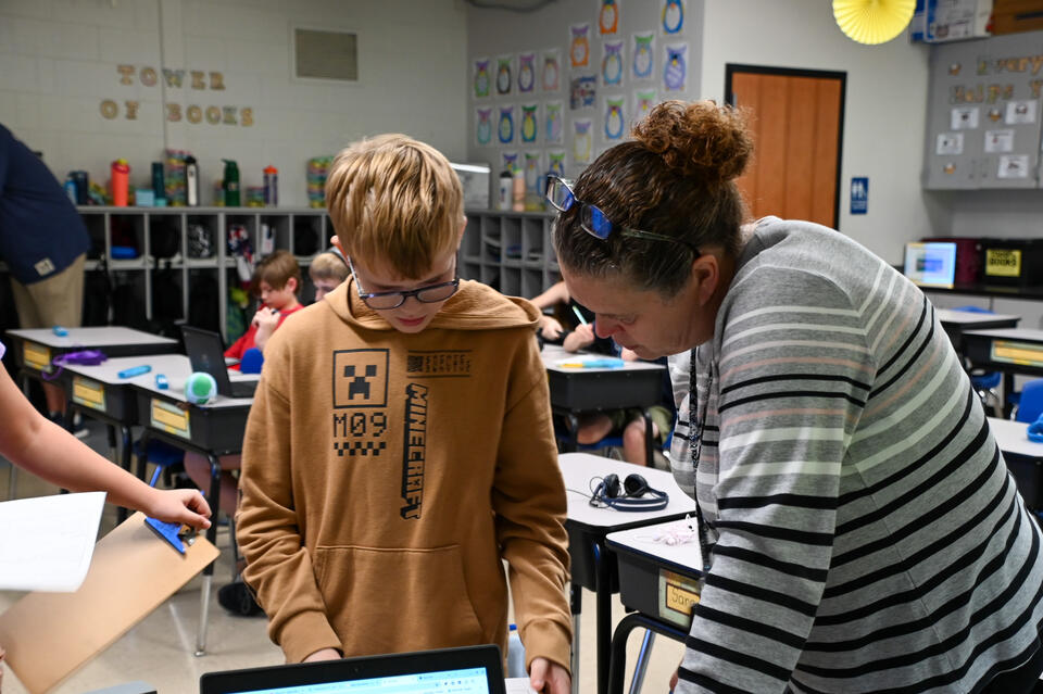 Inside the Classroom: Michelle Ecker’s 5th Grade ELA Class - NewsBreak
