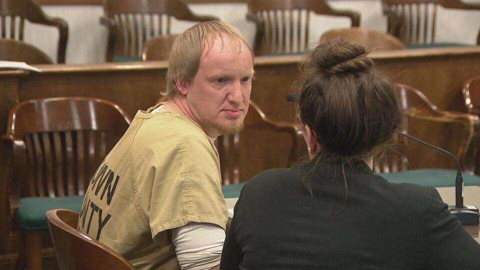 Man sentenced to prison for stealing $150,000 from Green Bay bar ...