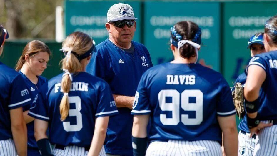 UT Tyler Coach Mike Reed earns 900th career win - NewsBreak