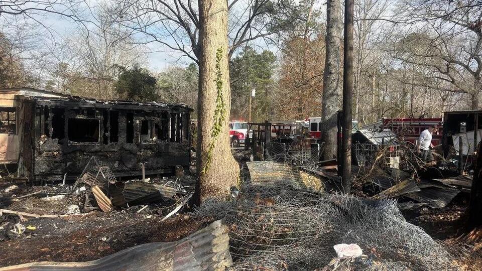 Fire destroys mobile home, sheds on Denise Drive - NewsBreak