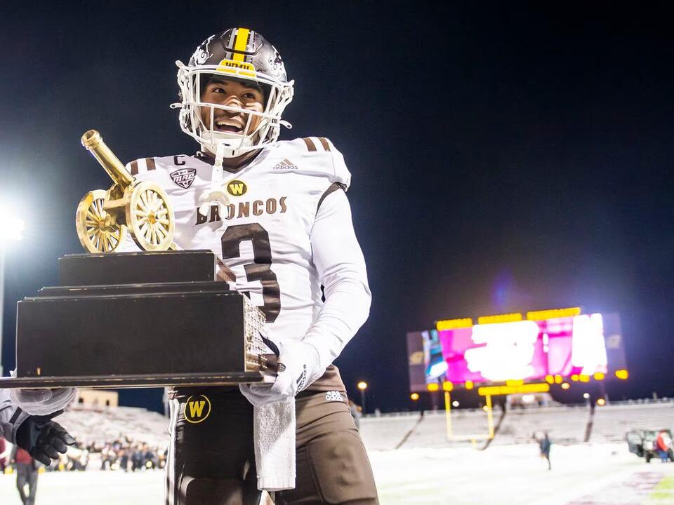 2023 NFL draft Jets pick Western Michigan linebacker Zaire Barnes in