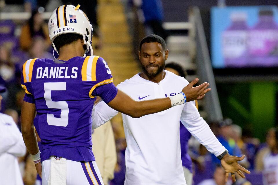 NFL QB sends cease and desist to college team over NIL