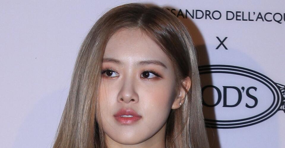 Blackpink’s Rosé Elevates Patchwork Denim Crop Top and Miniskirt with Slingback Sandals – NewsBreak