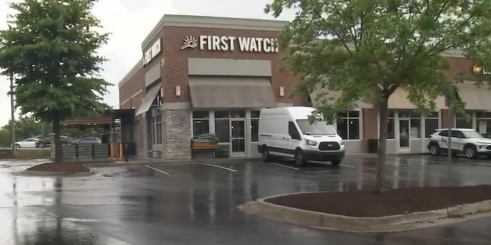Woman stabbed at First Watch restaurant in seemingly random attack ...