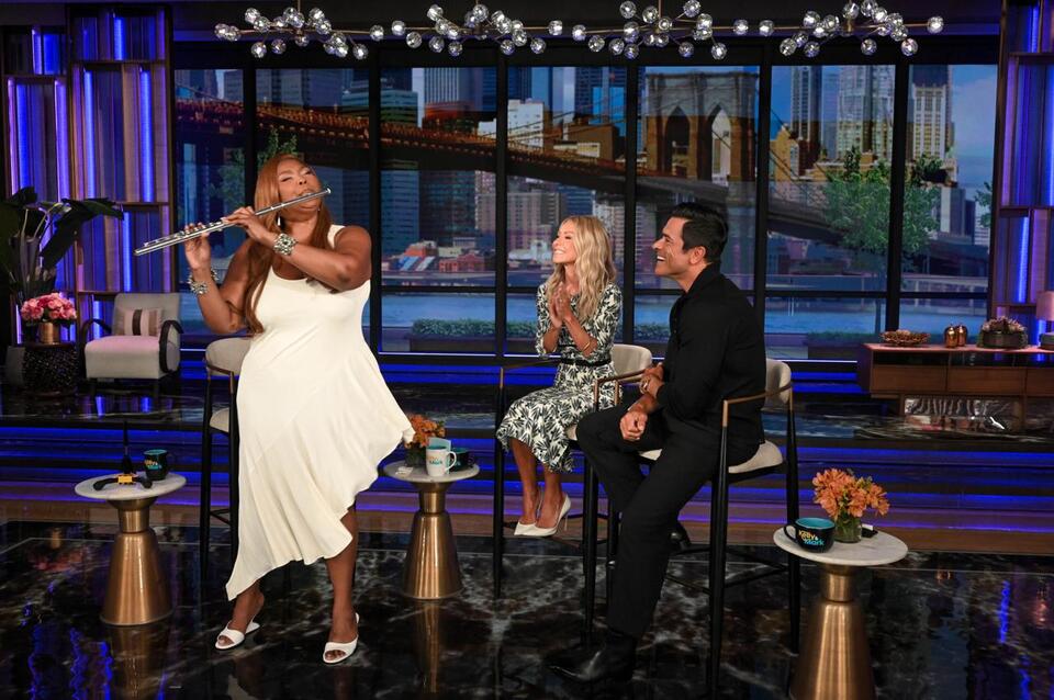 Lizzo Chats About Her Book And Performs A Special Tune On The Flute!