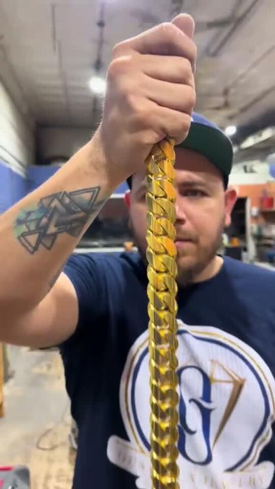 worlds-most-expensive-cuban-link-chain-2-3-kilos-of-pure-24k-gold
