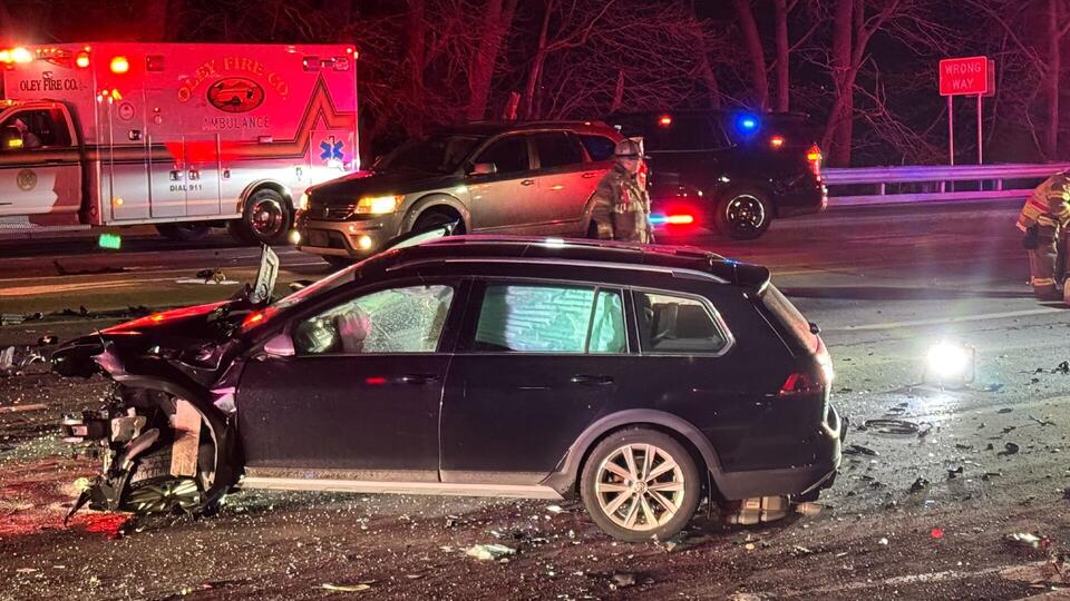 Multi-vehicle crash in Exeter closes stretch of Route 422 - NewsBreak