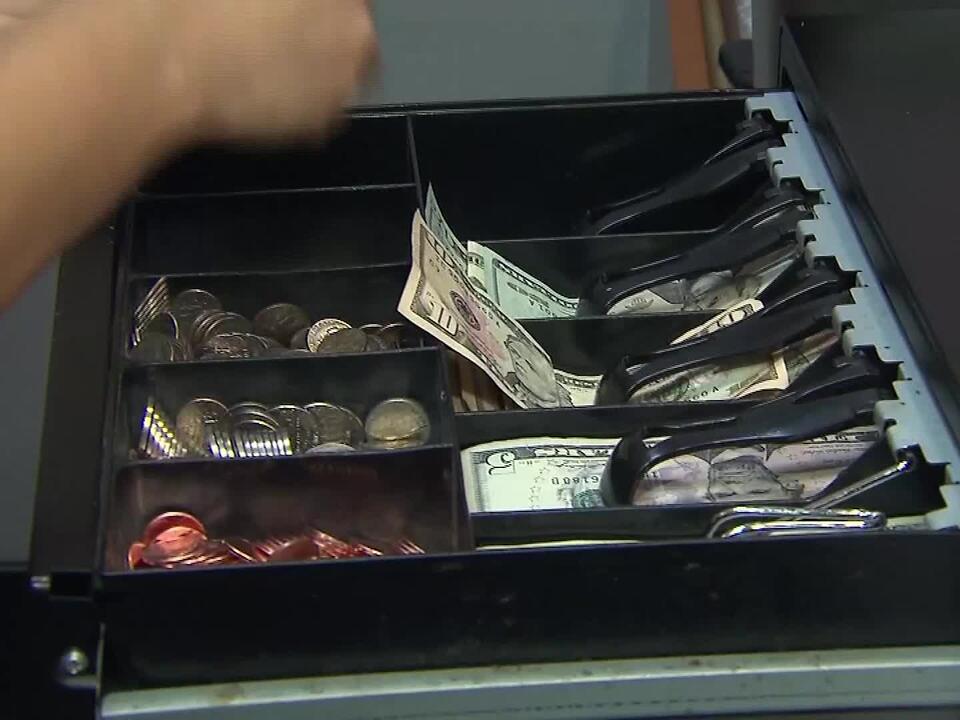 Former Port Authority officer uses artwork to honor those killed in