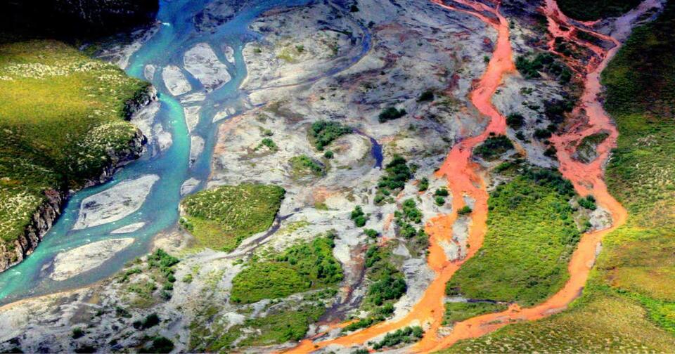 Alaskan Brooke Range rivers are suddenly turning orange, alarming ...