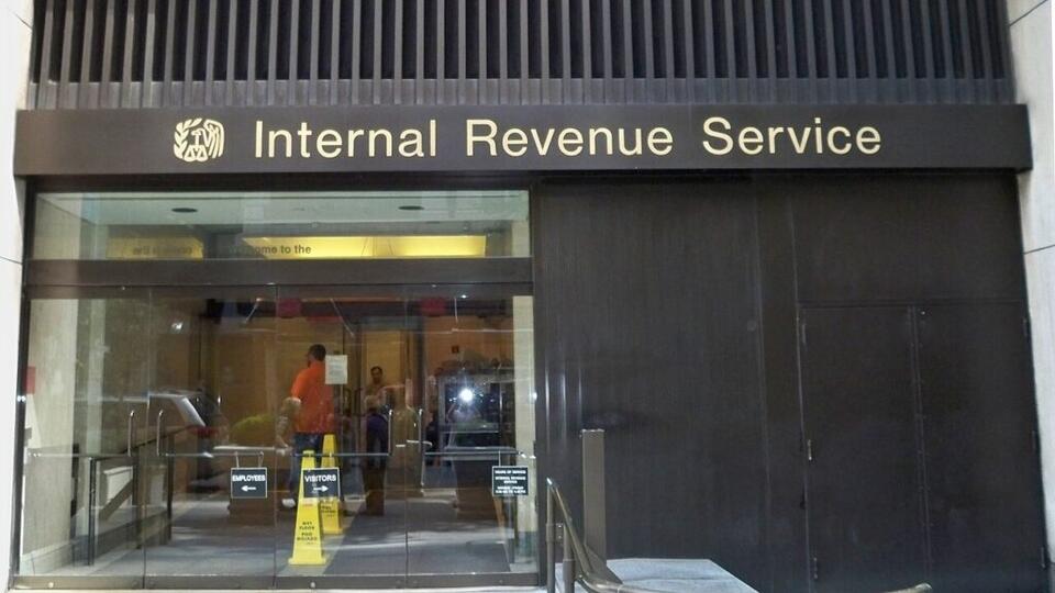 The IRS has stopped mailing paper refund checks and will hold your ...