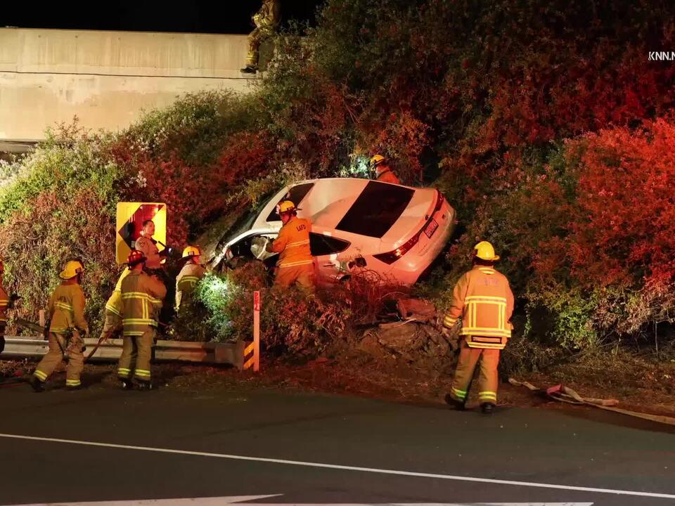 Driver Trapped After Crashing on Freeway Interchange in Sherman Oaks
