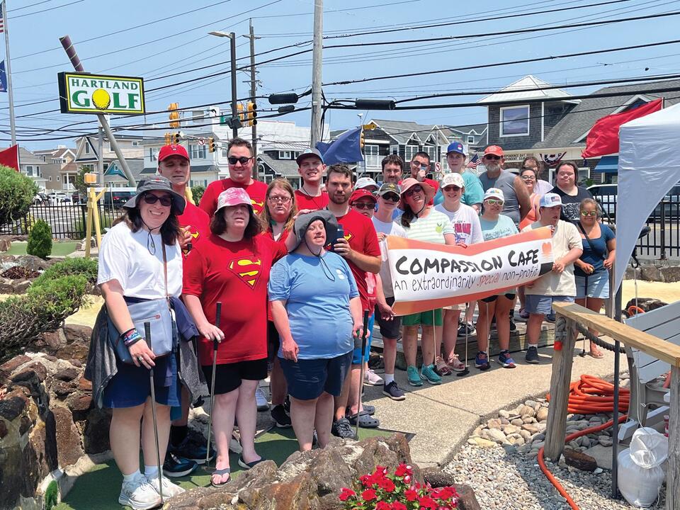 Compassion Café Goes Mini Golfing