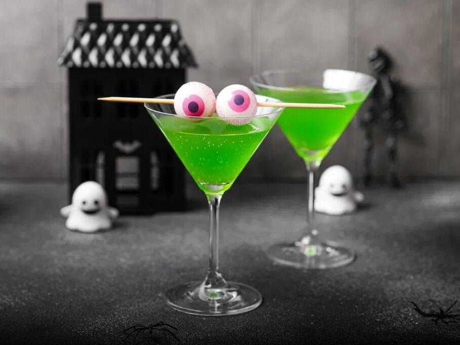 Here Are 6 Frightfully Fun Halloween Mocktails That’ll Cast a Spell on